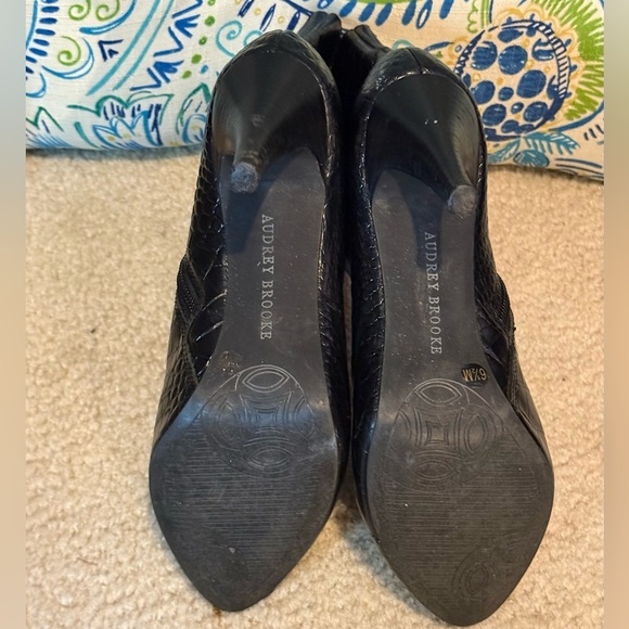 Audrey Brooke Oxford Tisha Midboot, size 6.5 - Picture 6 of 9